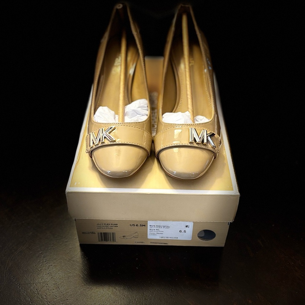 Michael Kors Tan Heels Classic Design